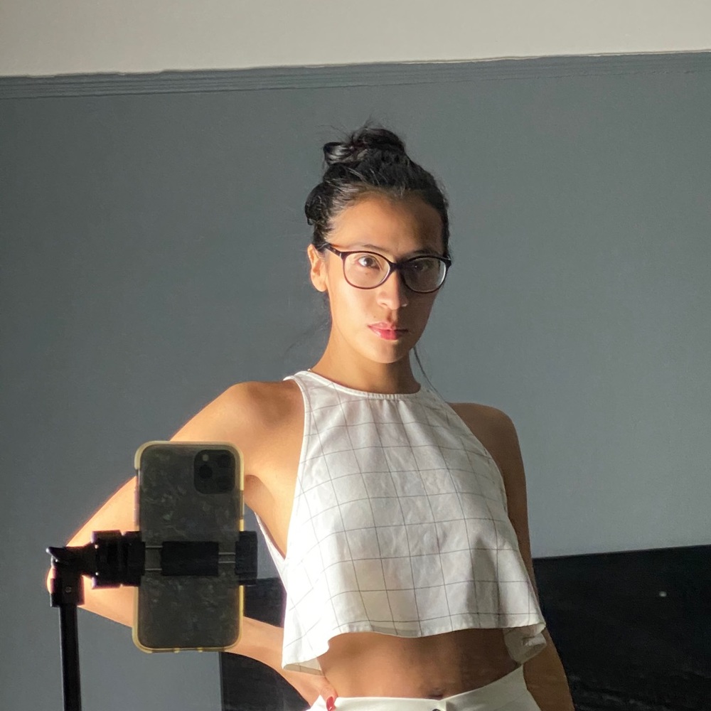 Crop top - Picture 2 of 3